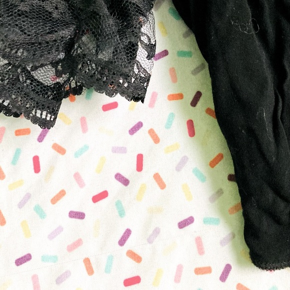 NEW Vintage Lace Flutter Sleeve Crop Top - Picture 4 of 6